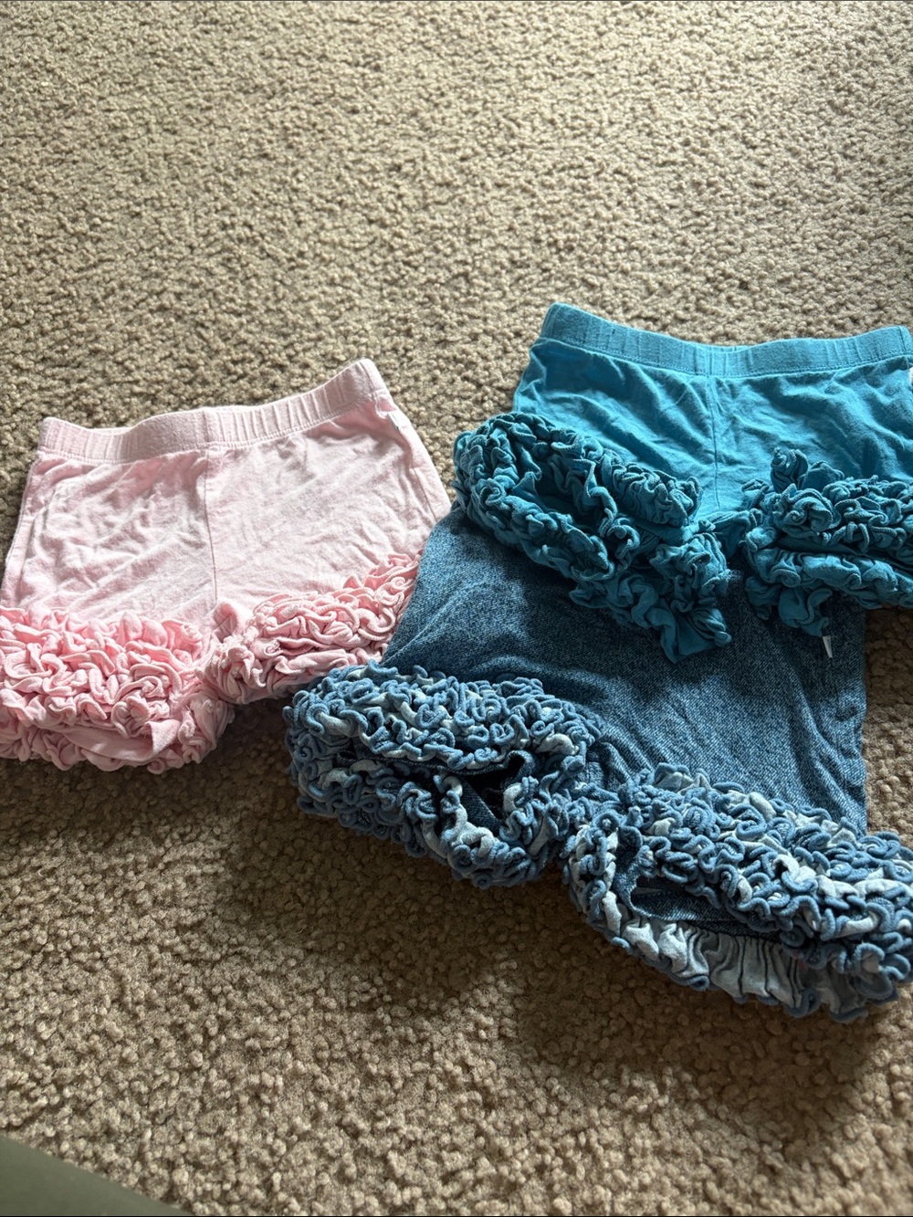 B70 lot of 3 pairs of Posh Peanut Bamboo Ruffle (ChaCha) Shorts